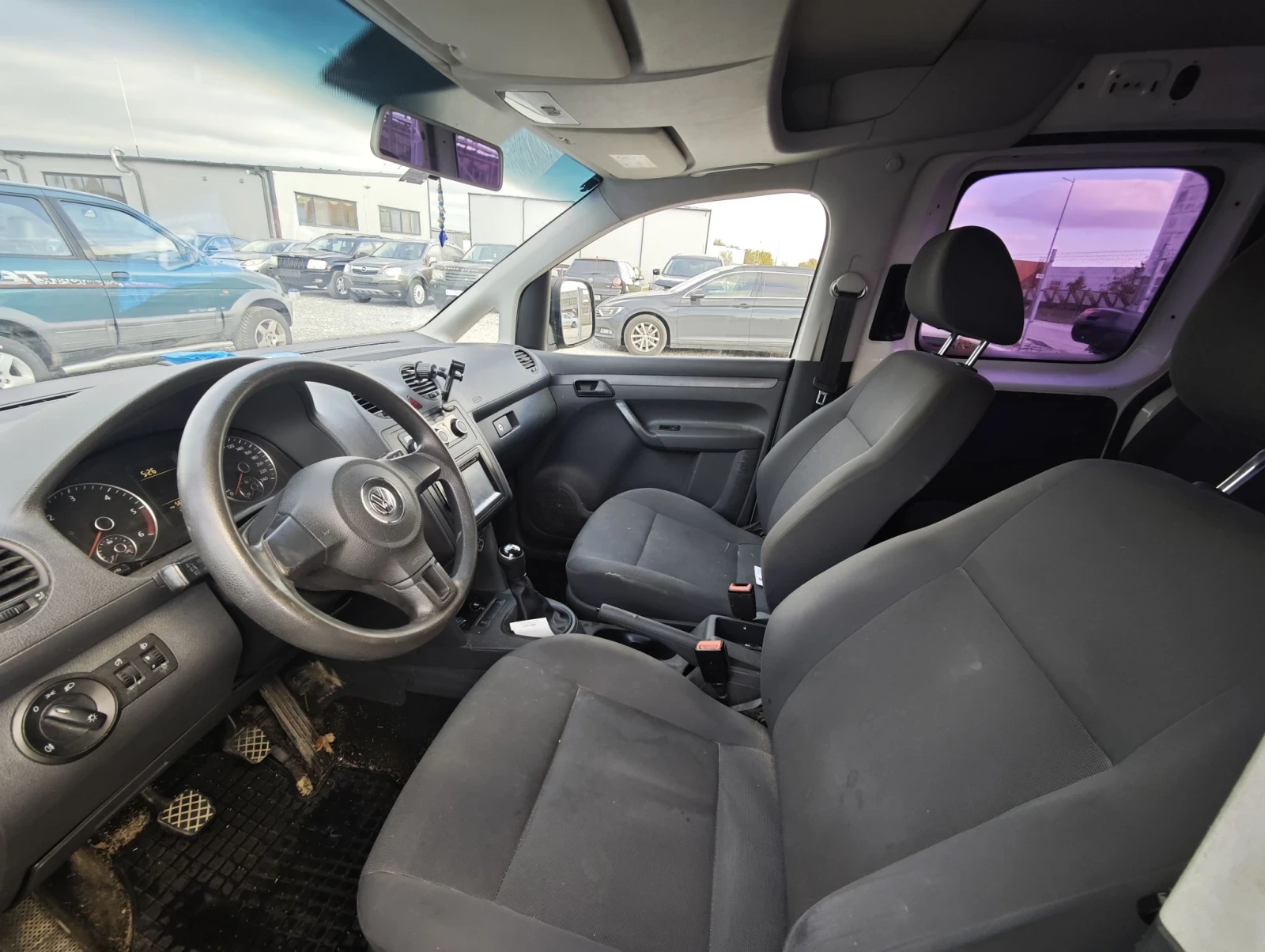 VW Caddy 2.0TDI 140, снимка 9 - Автомобили и джипове - 56632155