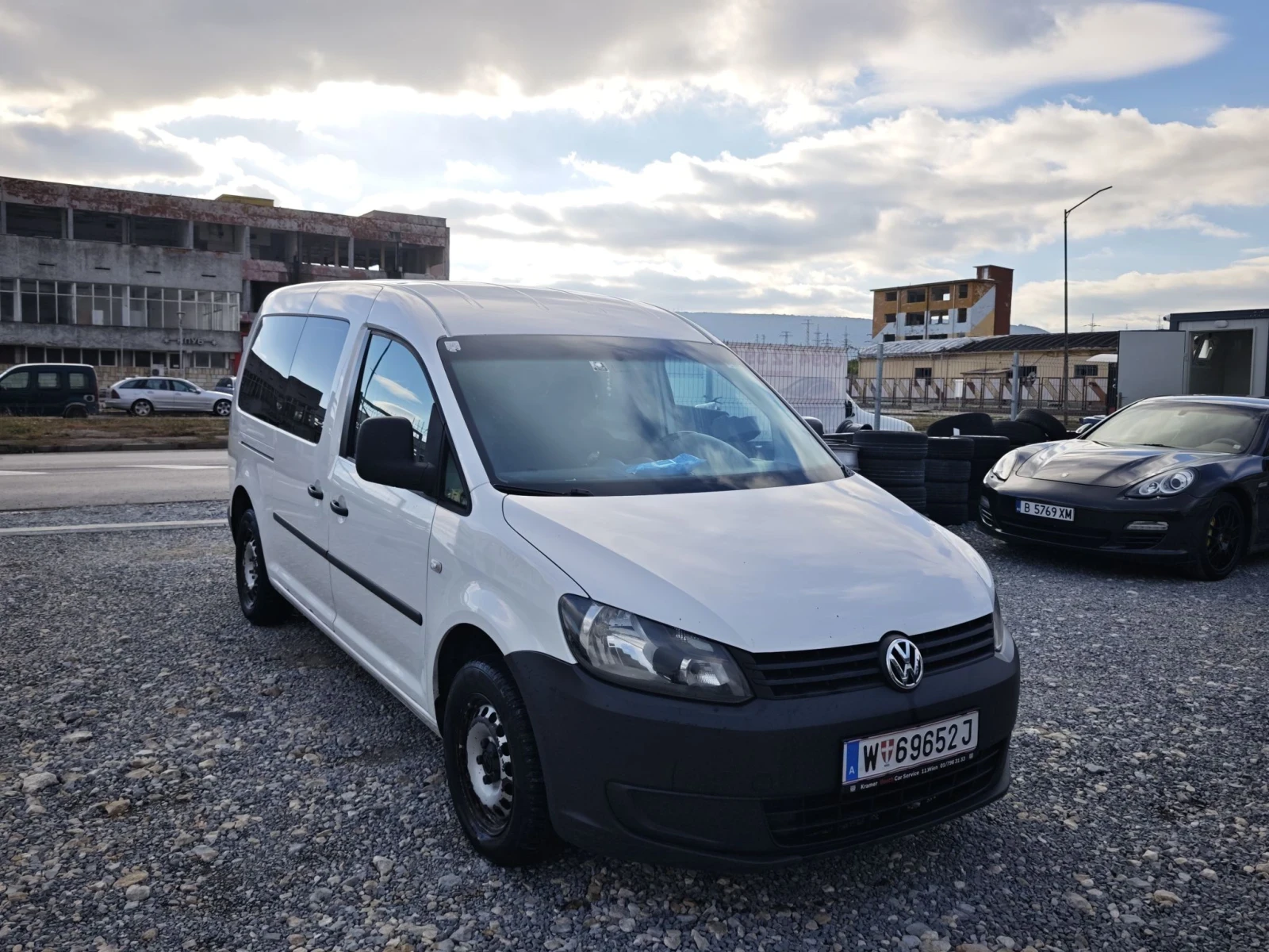 VW Caddy 2.0TDI 140, снимка 3 - Автомобили и джипове - 56632155