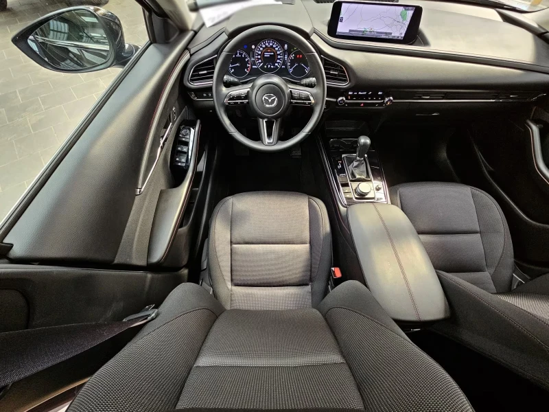 Mazda CX-30 2.5MHEV/HOMURA/LED/CAM/CARPLAY/HUD/KLESS/H&B/680f, снимка 8 - Автомобили и джипове - 51534543