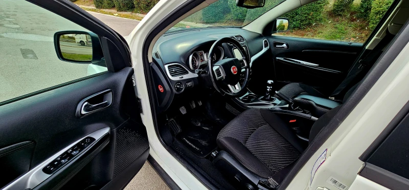 Fiat Freemont 2.0mJet 7Местен, снимка 9 - Автомобили и джипове - 52133036