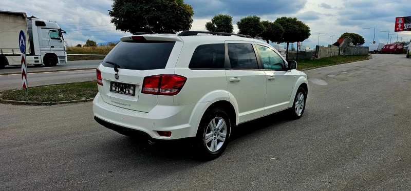 Fiat Freemont 2.0mJet 7Местен, снимка 4 - Автомобили и джипове - 52133036