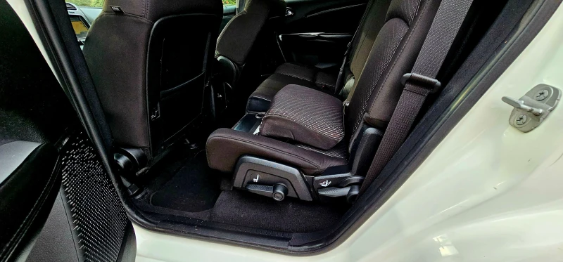 Fiat Freemont 2.0mJet 7Местен, снимка 14 - Автомобили и джипове - 52133036