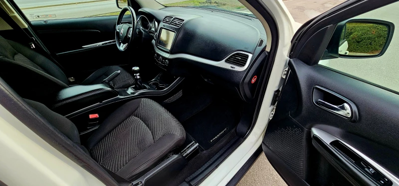 Fiat Freemont 2.0mJet 7Местен, снимка 12 - Автомобили и джипове - 52133036