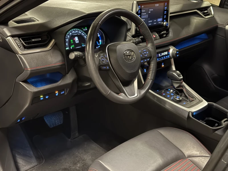 Toyota Rav4 2.5 Plug-In Hybrid STYLE  AWD 306 hp , снимка 13 - Автомобили и джипове - 52675377