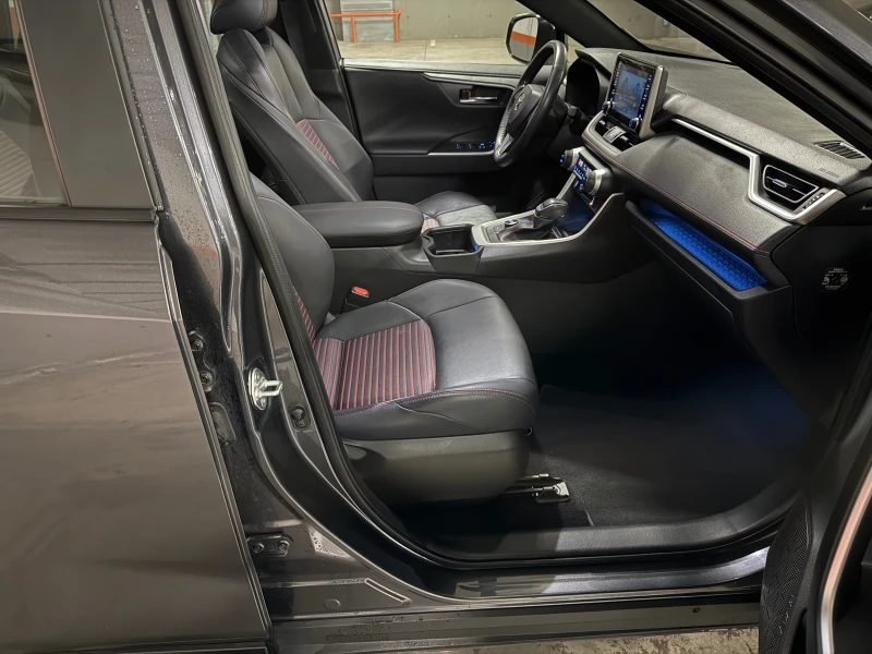 Toyota Rav4 2.5 Plug-In Hybrid STYLE  AWD 306 hp , снимка 7 - Автомобили и джипове - 52675377