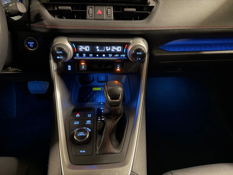 Toyota Rav4 2.5 Plug-In Hybrid STYLE  AWD 306 hp , снимка 10 - Автомобили и джипове - 52675377