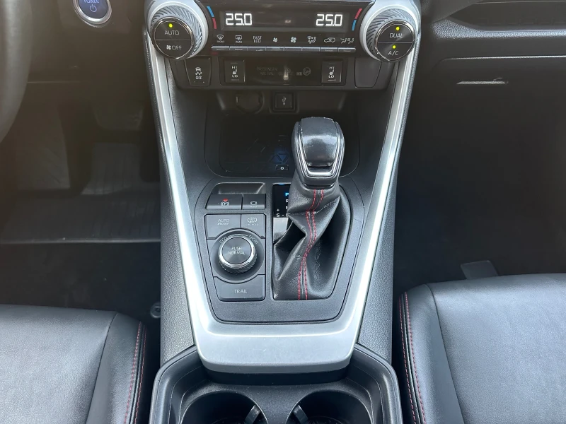 Toyota Rav4 Plug-In* Dynamic+ , снимка 17 - Автомобили и джипове - 52839469