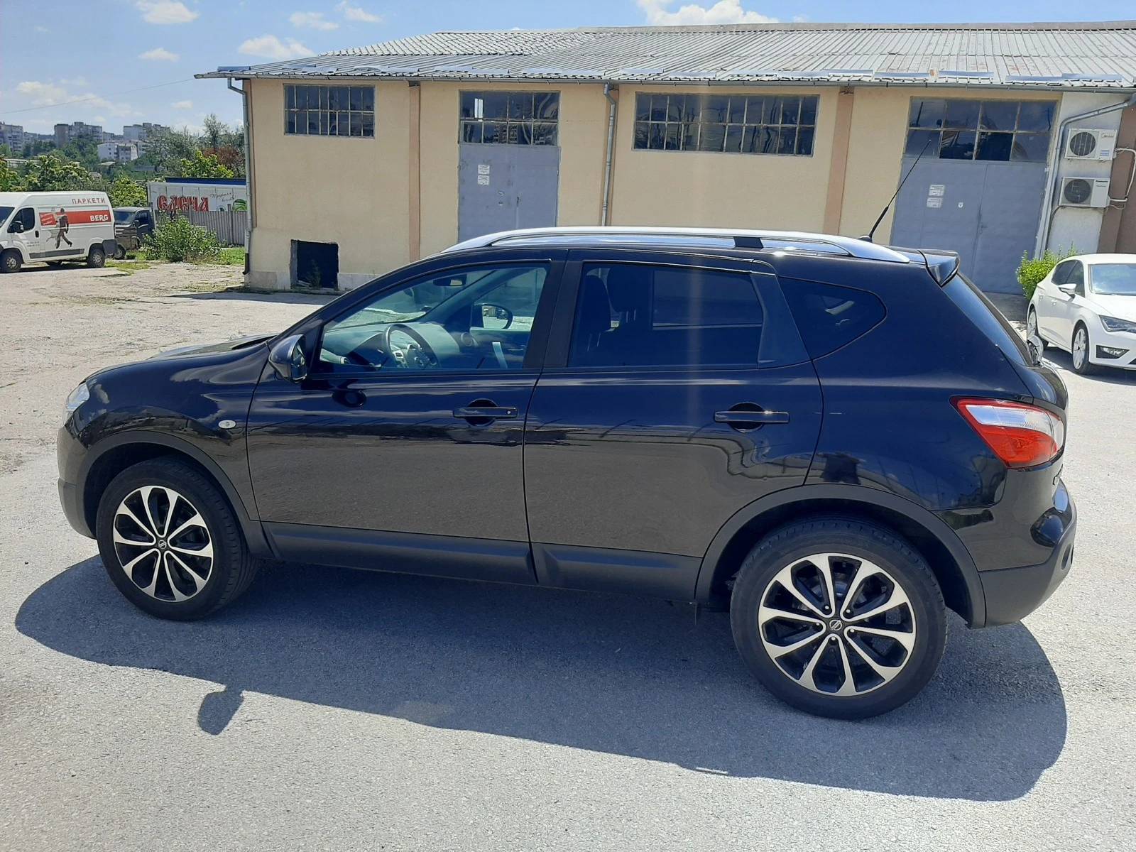 Nissan Qashqai 2.0I Navi - изображение 6