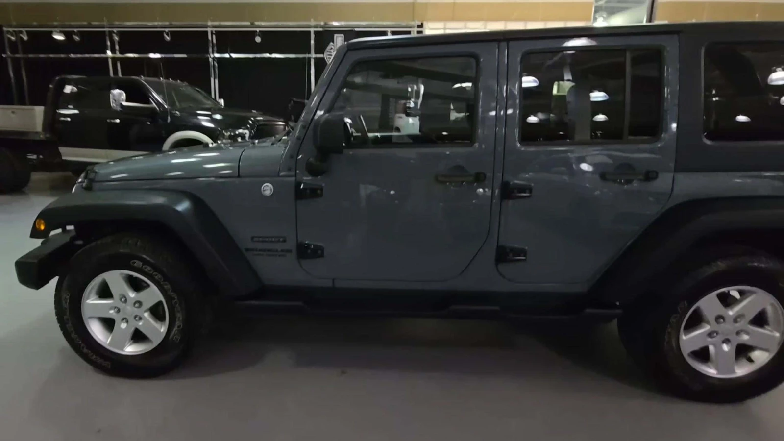 Jeep Wrangler 2015 Jeep Wrangler Unlimited Sport - изображение 4