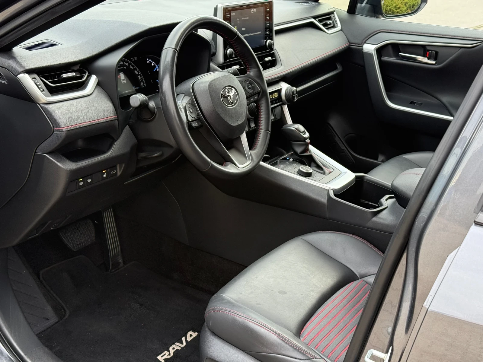 Toyota Rav4 2.5 Plug-In Hybrid STYLE  AWD 306 hp  - изображение 9