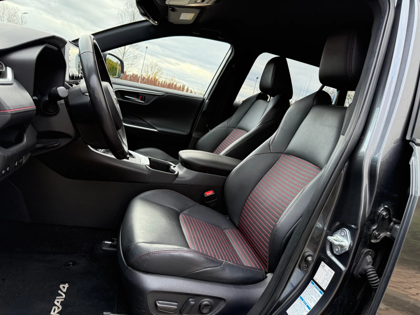 Toyota Rav4 2.5 Plug-In Hybrid STYLE  AWD 306 hp  - изображение 7