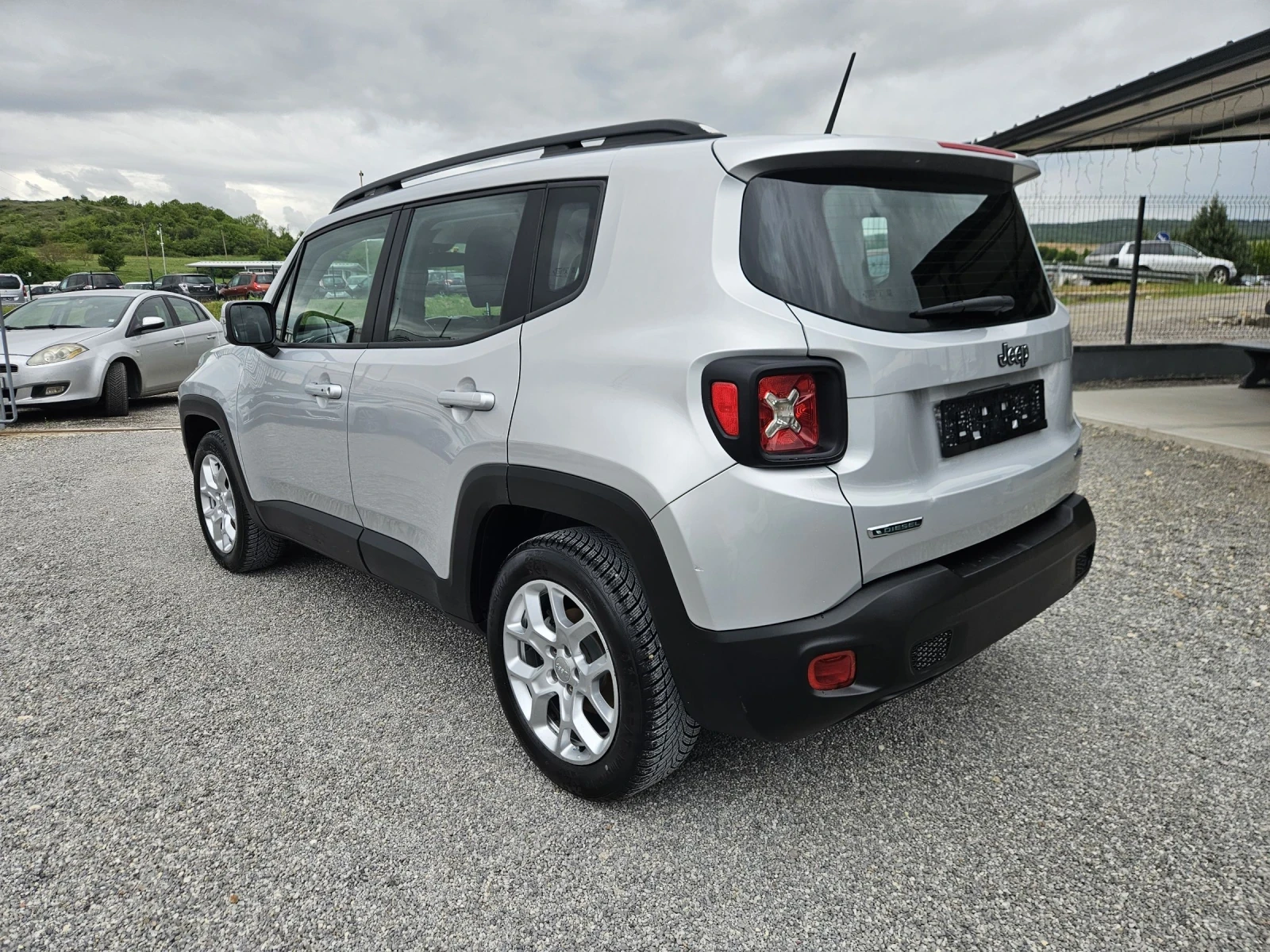 Jeep Renegade 1.6 M-jet , снимка 7 - Автомобили и джипове - 54488325