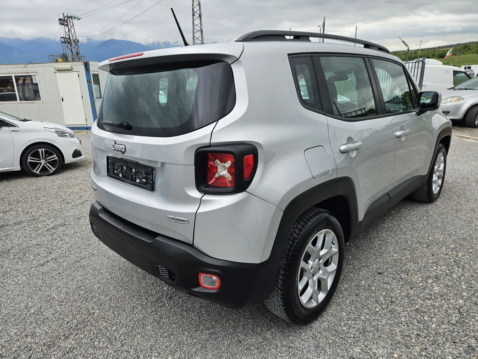 Jeep Renegade 1.6 M-jet , снимка 5 - Автомобили и джипове - 54488325