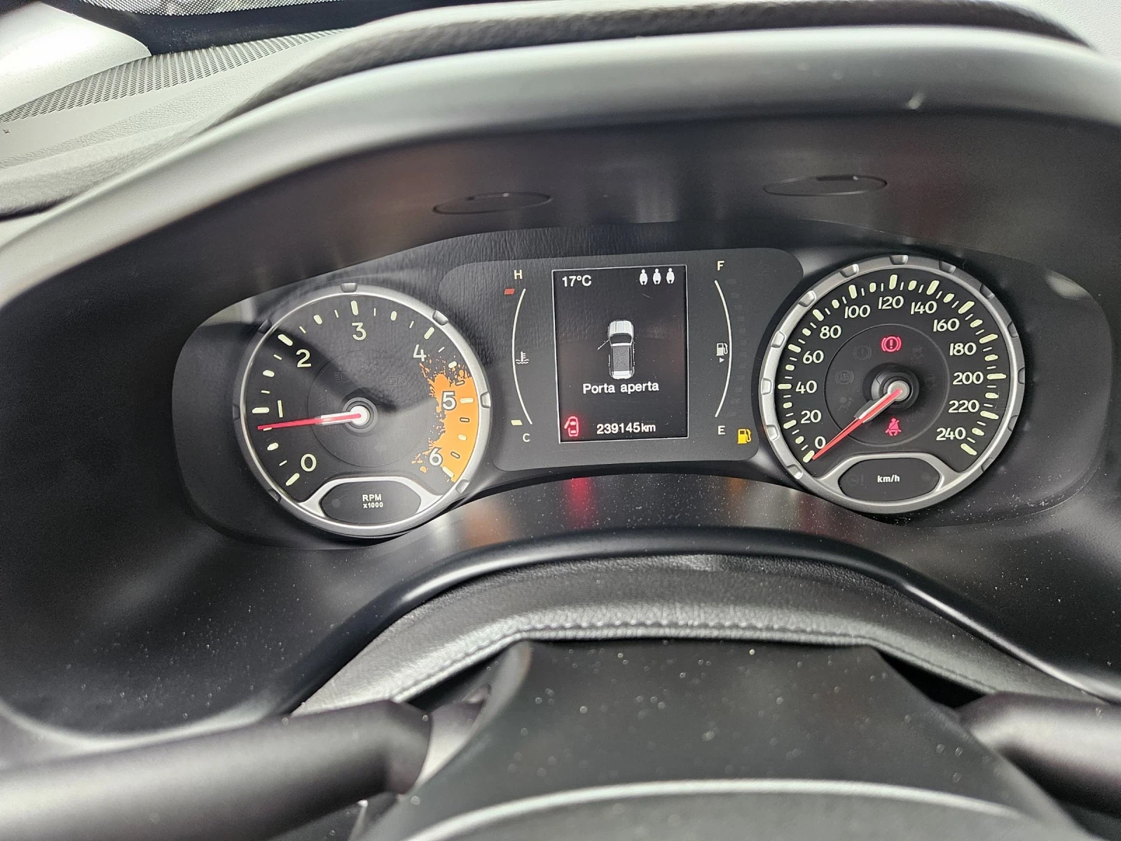 Jeep Renegade 1.6 M-jet , снимка 14 - Автомобили и джипове - 54488325