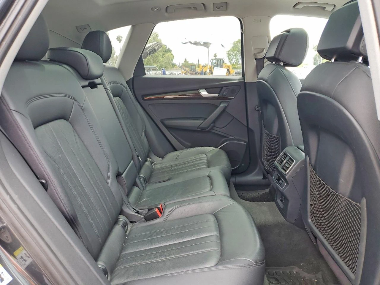 Audi Q5 2.0l Premium, снимка 11 - Автомобили и джипове - 55094239