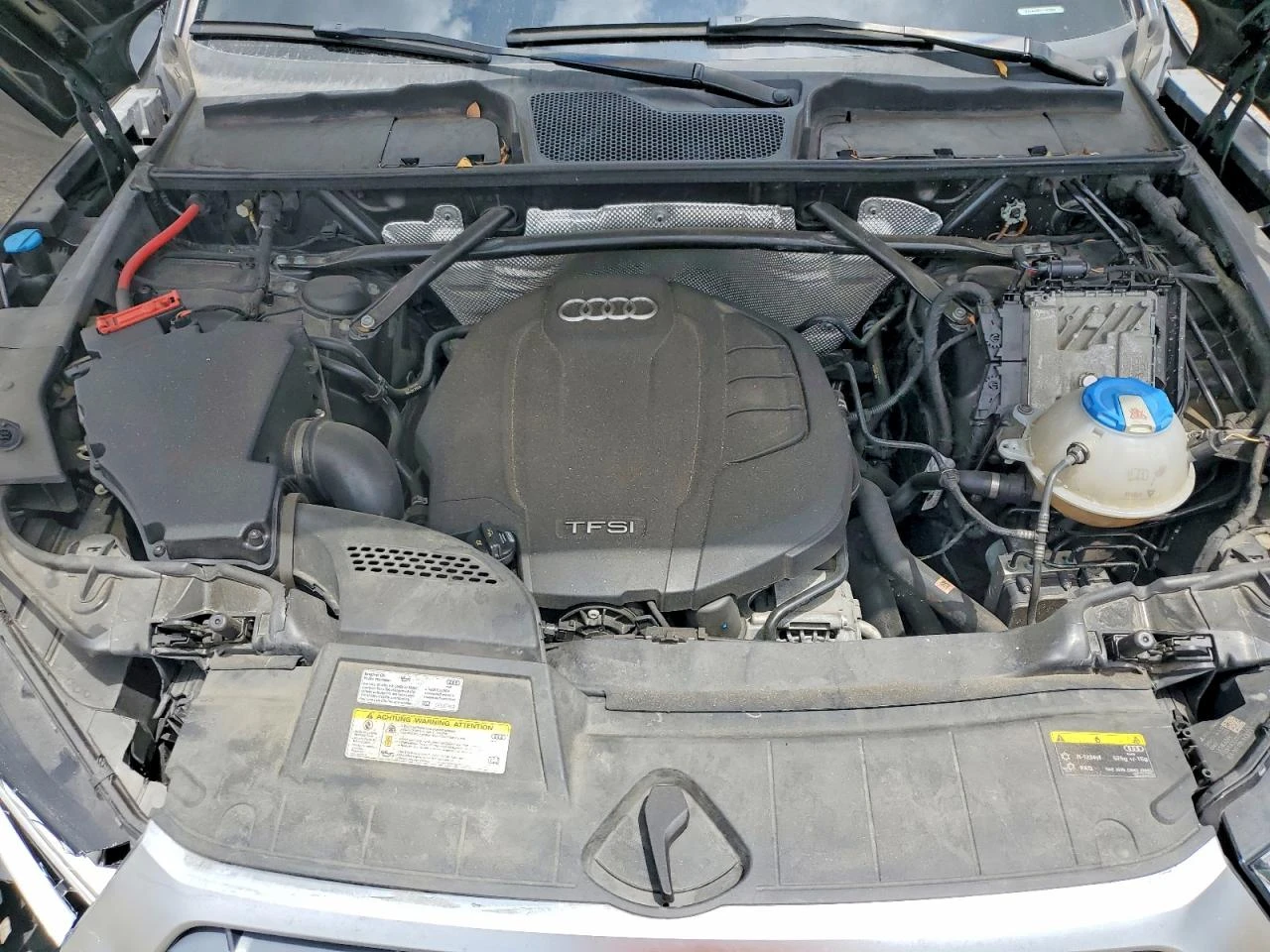 Audi Q5 2.0l Premium, снимка 12 - Автомобили и джипове - 55094239