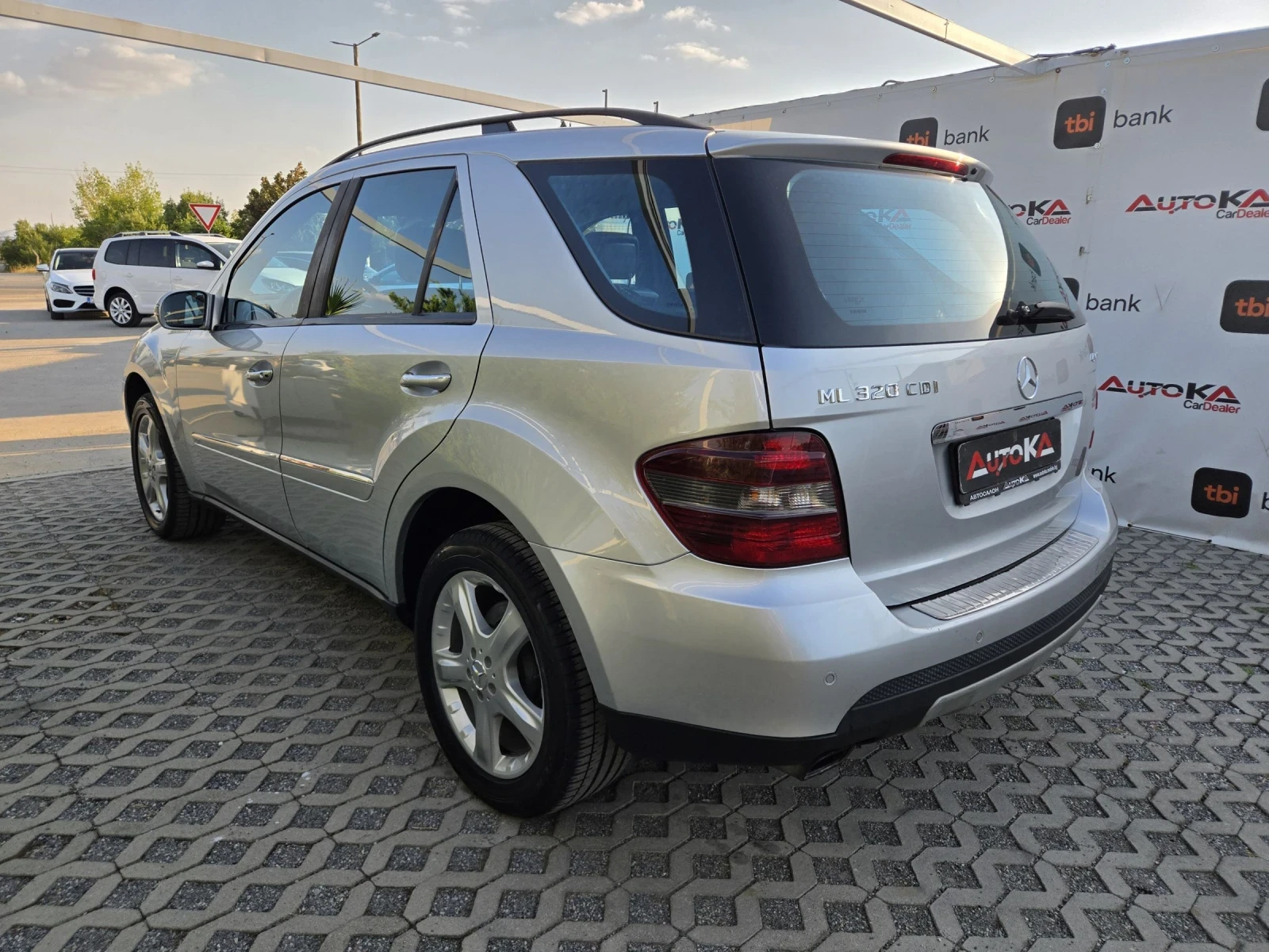 Mercedes-Benz ML 320 3.0CDI-224к= АВТОМАТ= SPORT= АВИ= КСЕНОН= АВТОПИЛО, снимка 5 - Автомобили и джипове - 55657113