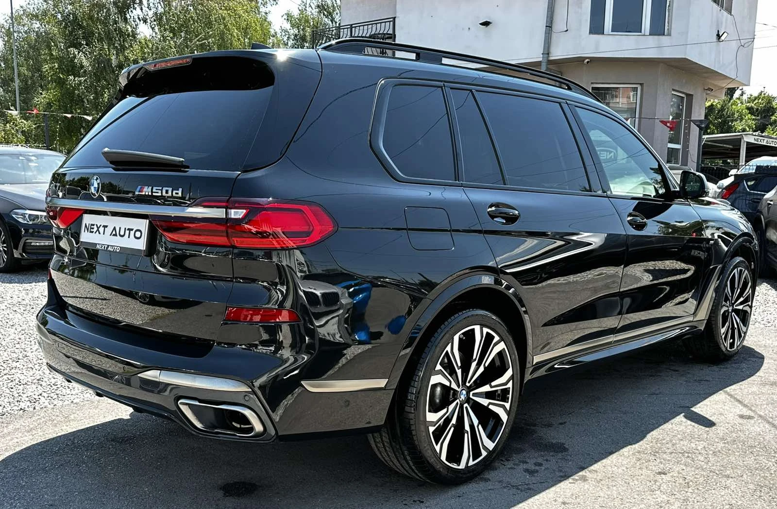 BMW X7 M50D 400HP M INDIVIDUAL HUD B&W MASSAGE TV 360', снимка 5 - Автомобили и джипове - 56105865