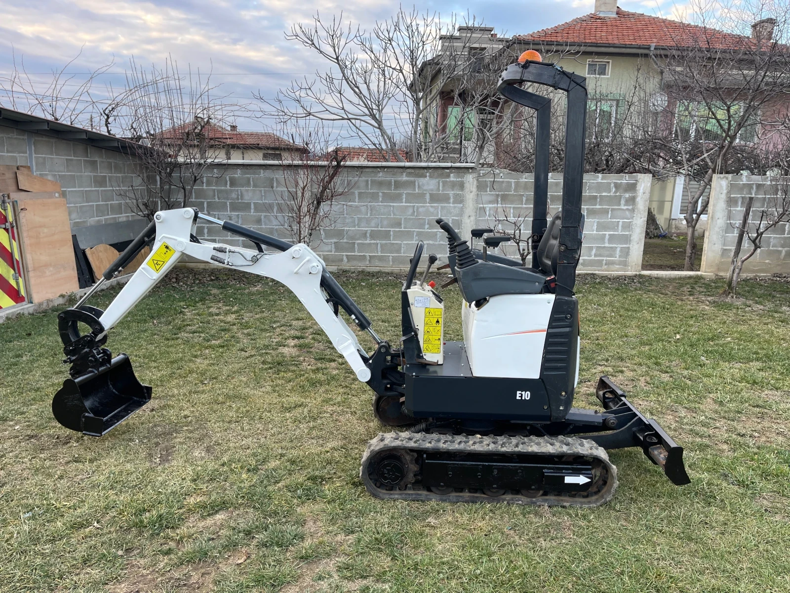 Багер Bobcat E10, снимка 3 - Индустриална техника - 55427443