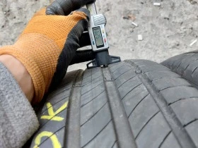 Гуми Летни 235/40R19, снимка 4