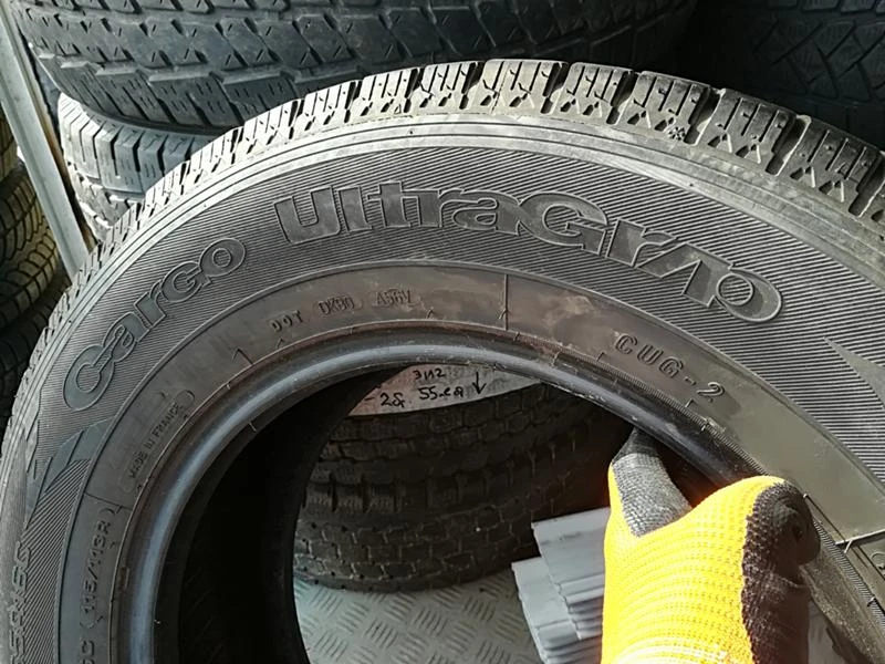 Гуми Зимни 235/65R16, снимка 5 - Гуми и джанти - 23625747