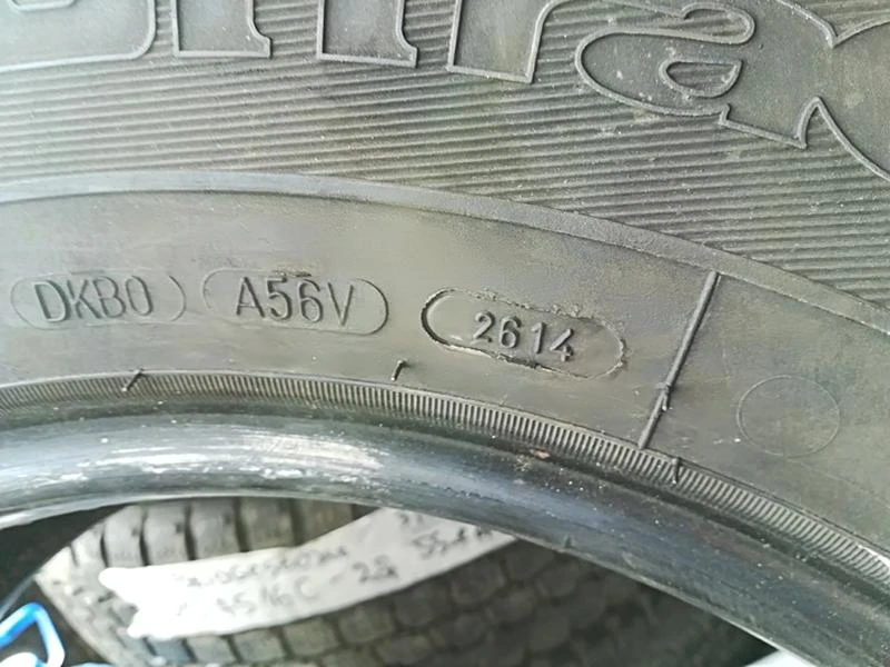 Гуми Зимни 235/65R16, снимка 6 - Гуми и джанти - 23625747