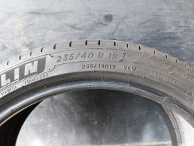 Гуми Летни 235/40R19, снимка 6 - Гуми и джанти - 39103237