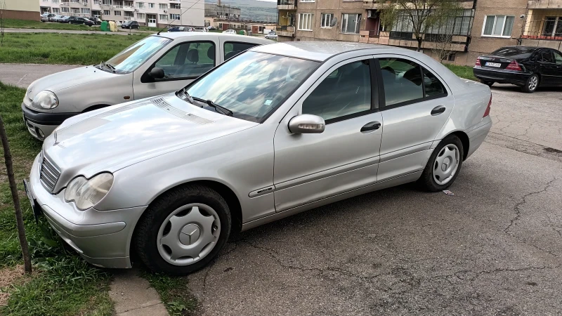 Mercedes-Benz C 200, снимка 3 - Автомобили и джипове - 47464538