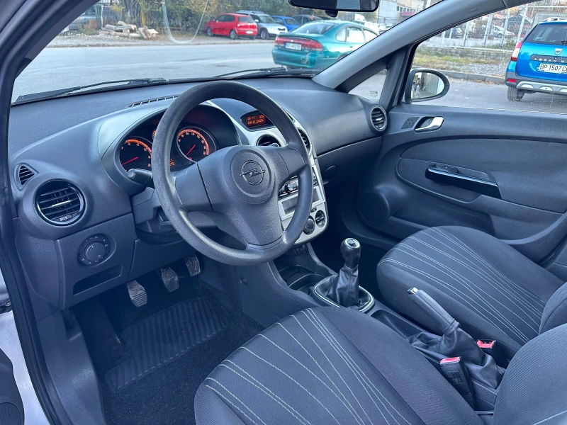 Opel Corsa 1.2i Италия, снимка 11 - Автомобили и джипове - 47895250