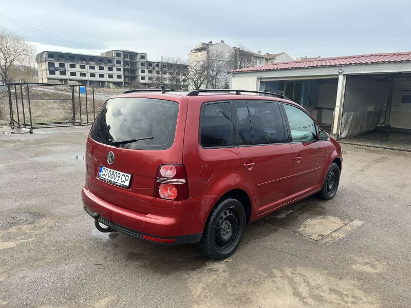 VW Touran, снимка 4 - Автомобили и джипове - 48588908