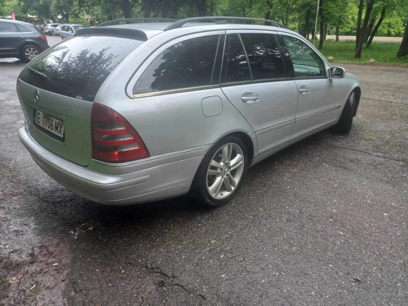 Mercedes-Benz C 220, снимка 3 - Автомобили и джипове - 49346986