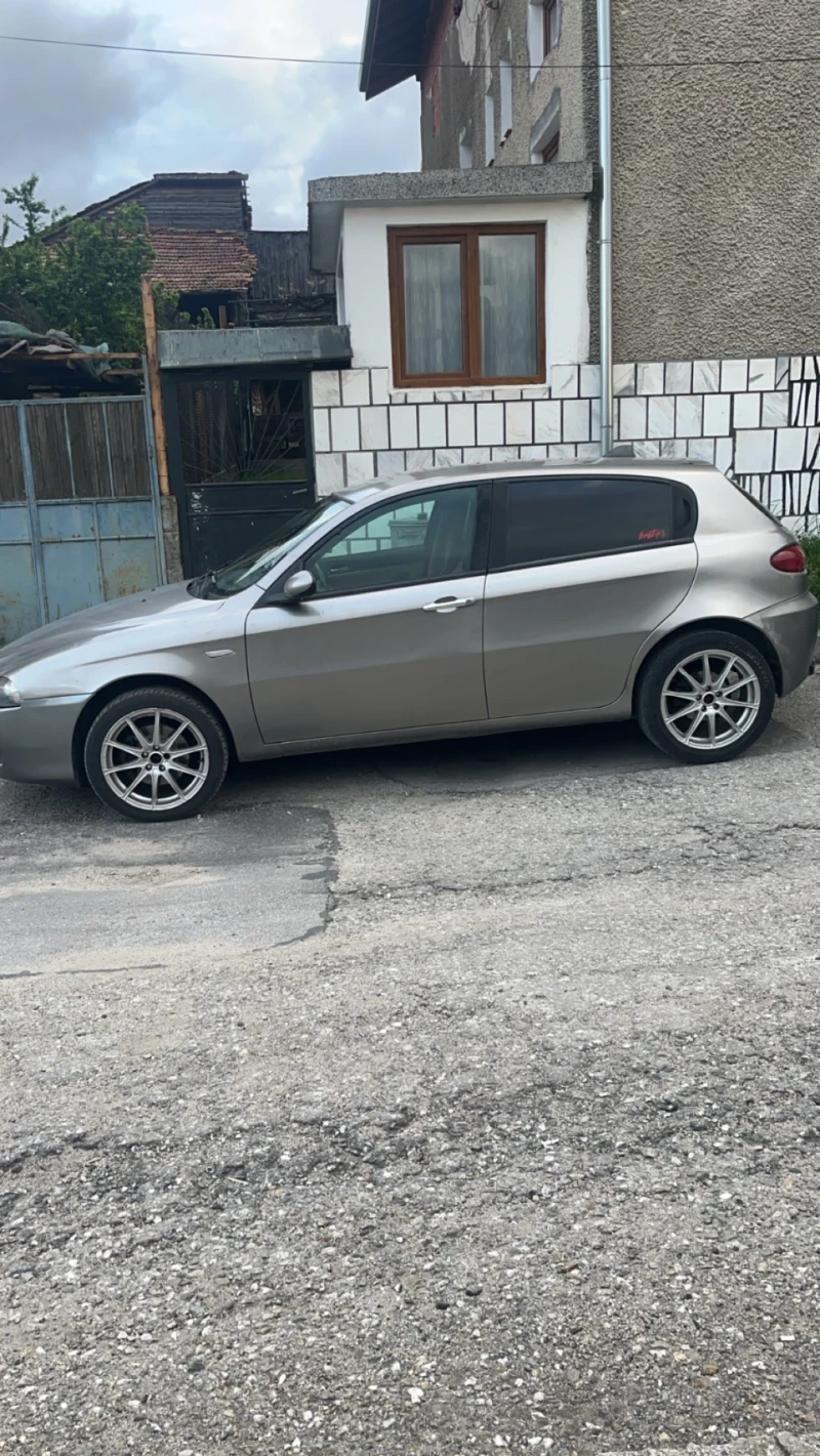 Alfa Romeo 147 1.9JTDM Euro 4, снимка 15 - Автомобили и джипове - 49399920