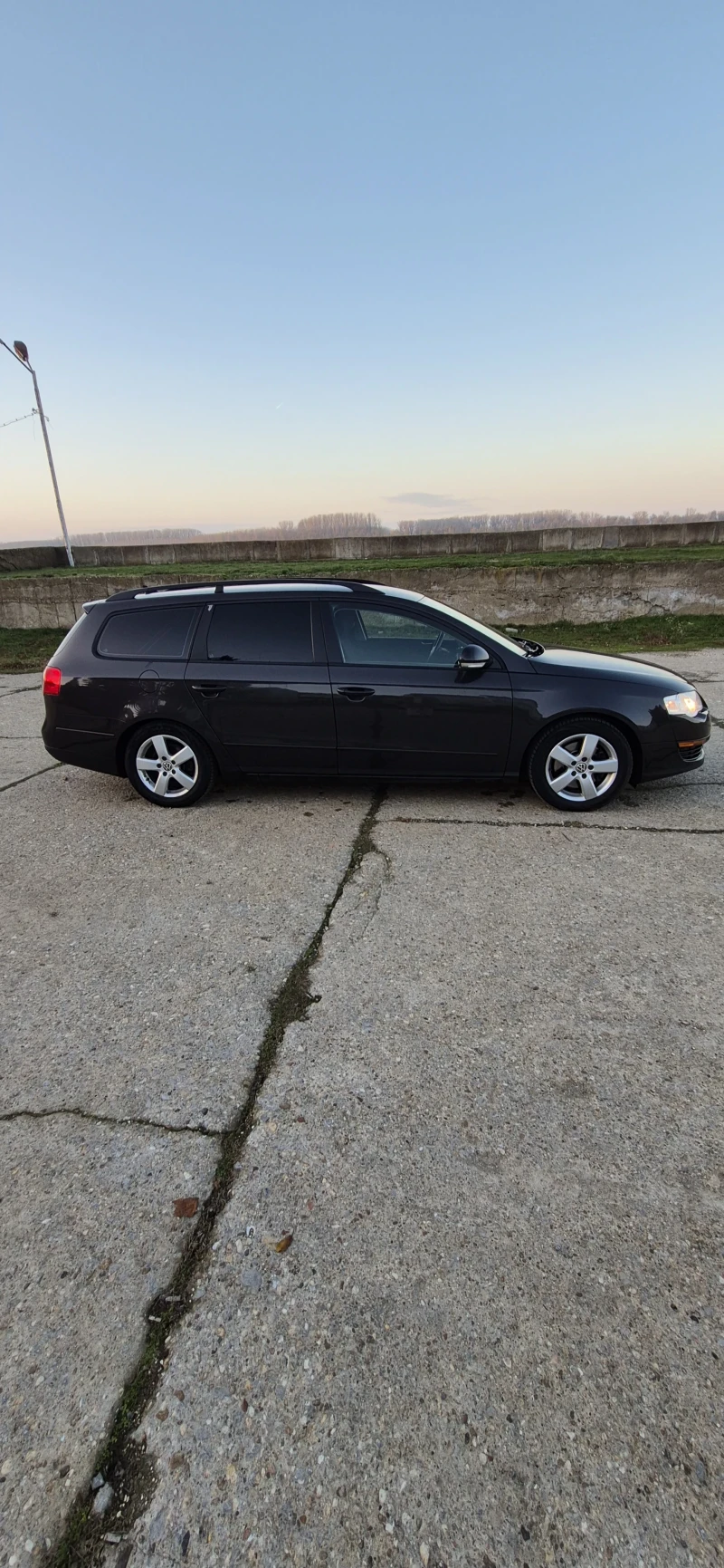 VW Passat, снимка 2 - Автомобили и джипове - 52797343