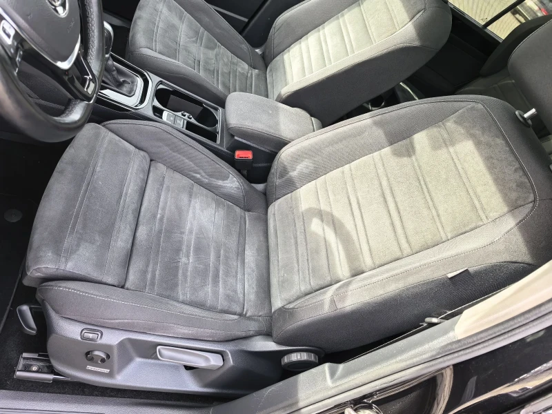 VW Touran ///Rline Full Extra 190кс Автоматик Топ Състояние, снимка 11 - Автомобили и джипове - 52975940