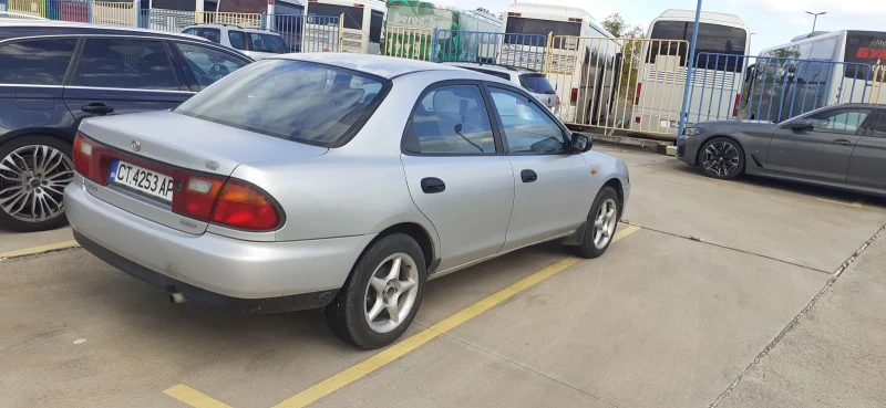 Mazda 323 АГУ, снимка 3 - Автомобили и джипове - 53507688