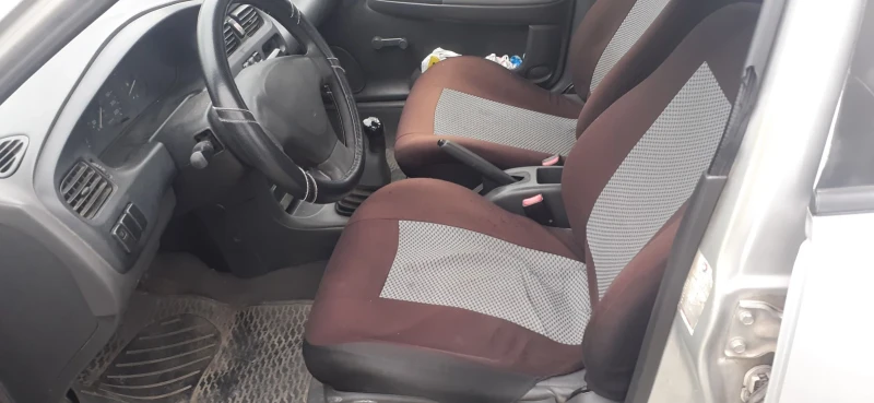 Mazda 323 АГУ, снимка 7 - Автомобили и джипове - 53507688