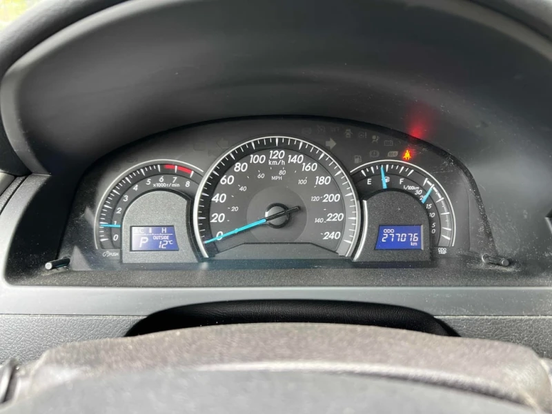 Toyota Camry * 4dr Sdn I4 Auto * CARFAX * ЦЕНА ДО БГ, снимка 8 - Автомобили и джипове - 53154387