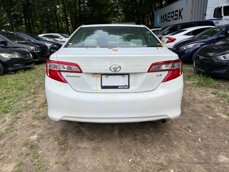 Toyota Camry * 4dr Sdn I4 Auto * CARFAX * ЦЕНА ДО БГ, снимка 3 - Автомобили и джипове - 53154387