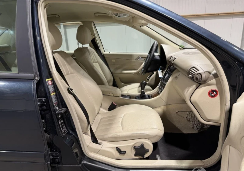 Mercedes-Benz C 180, снимка 8 - Автомобили и джипове - 53196061