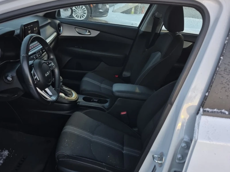 Kia Forte * LX * CARFAX * ЦЕНА ДО БГ, снимка 5 - Автомобили и джипове - 53288512