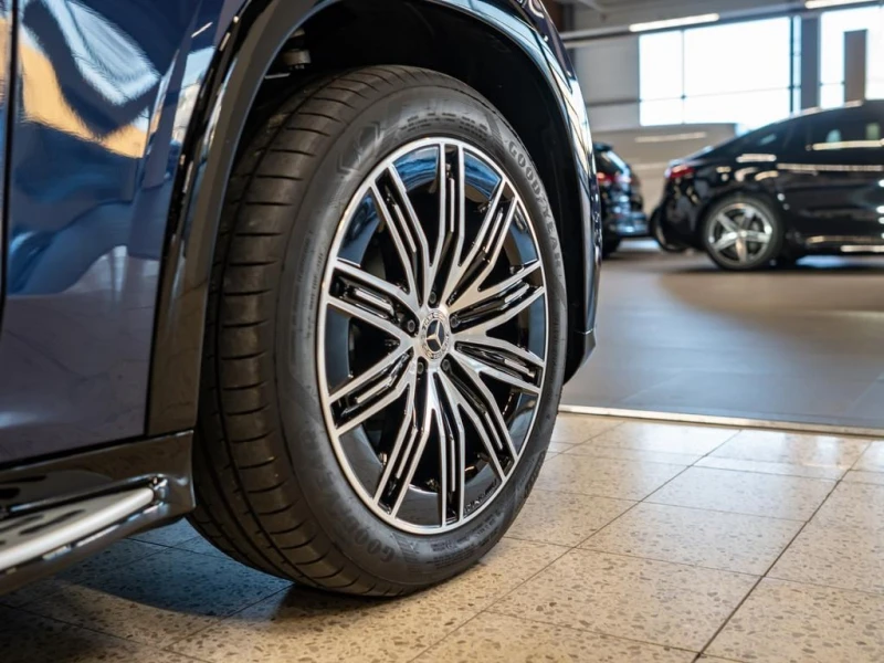 Mercedes-Benz EQS 580 SUV 4-MATIC AMG HYPERSCREEN CARBON, снимка 13 - Автомобили и джипове - 53358976