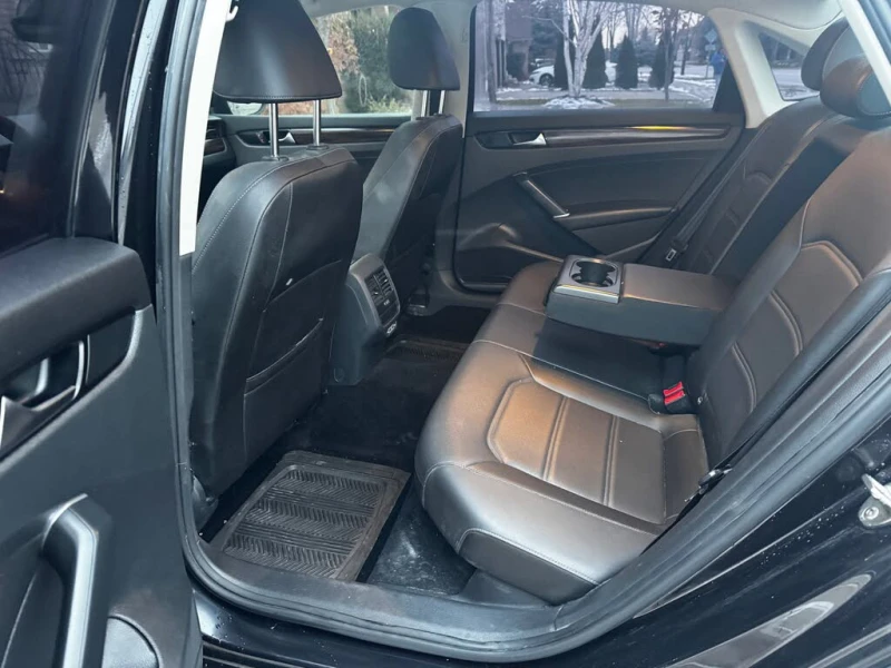 VW Passat 2.0T Limited Edition FW* АвтоКредит* (Цена до БГ) , снимка 11 - Автомобили и джипове - 53403866