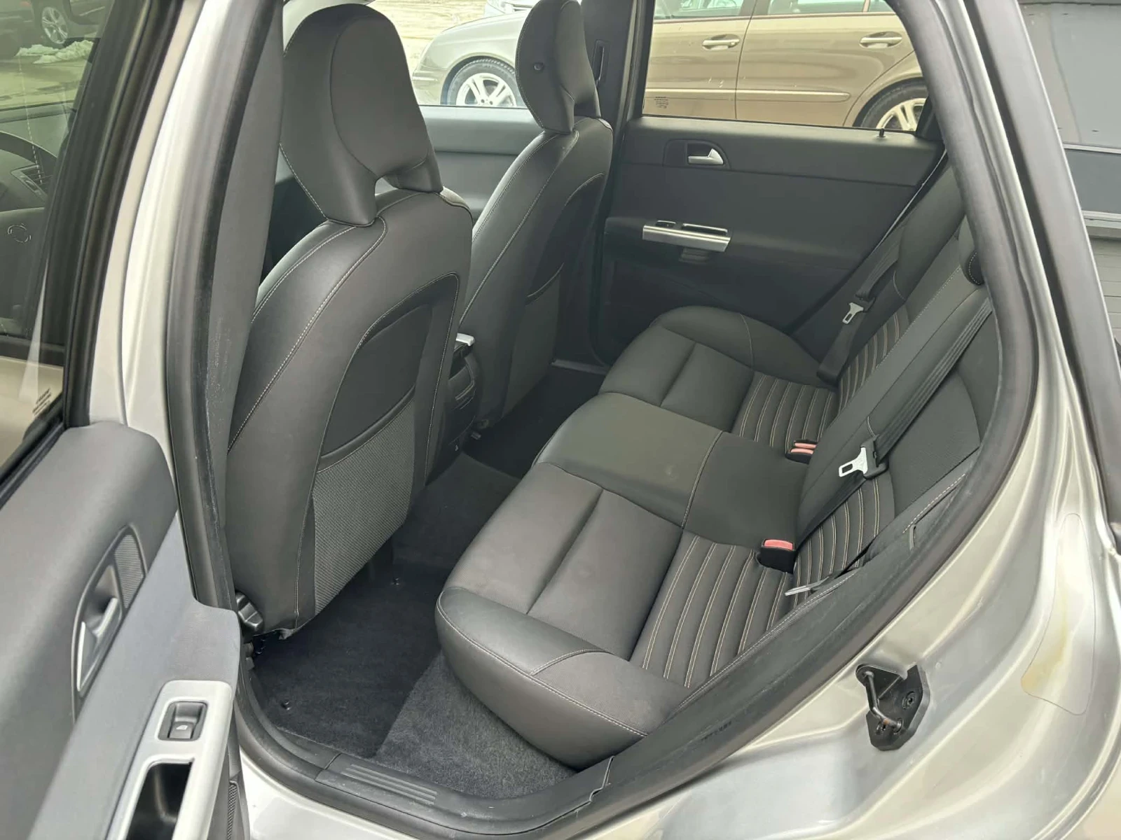 Volvo V50 1.6d 114k.c * D2* UNIKAT* , снимка 7 - Автомобили и джипове - 38412386