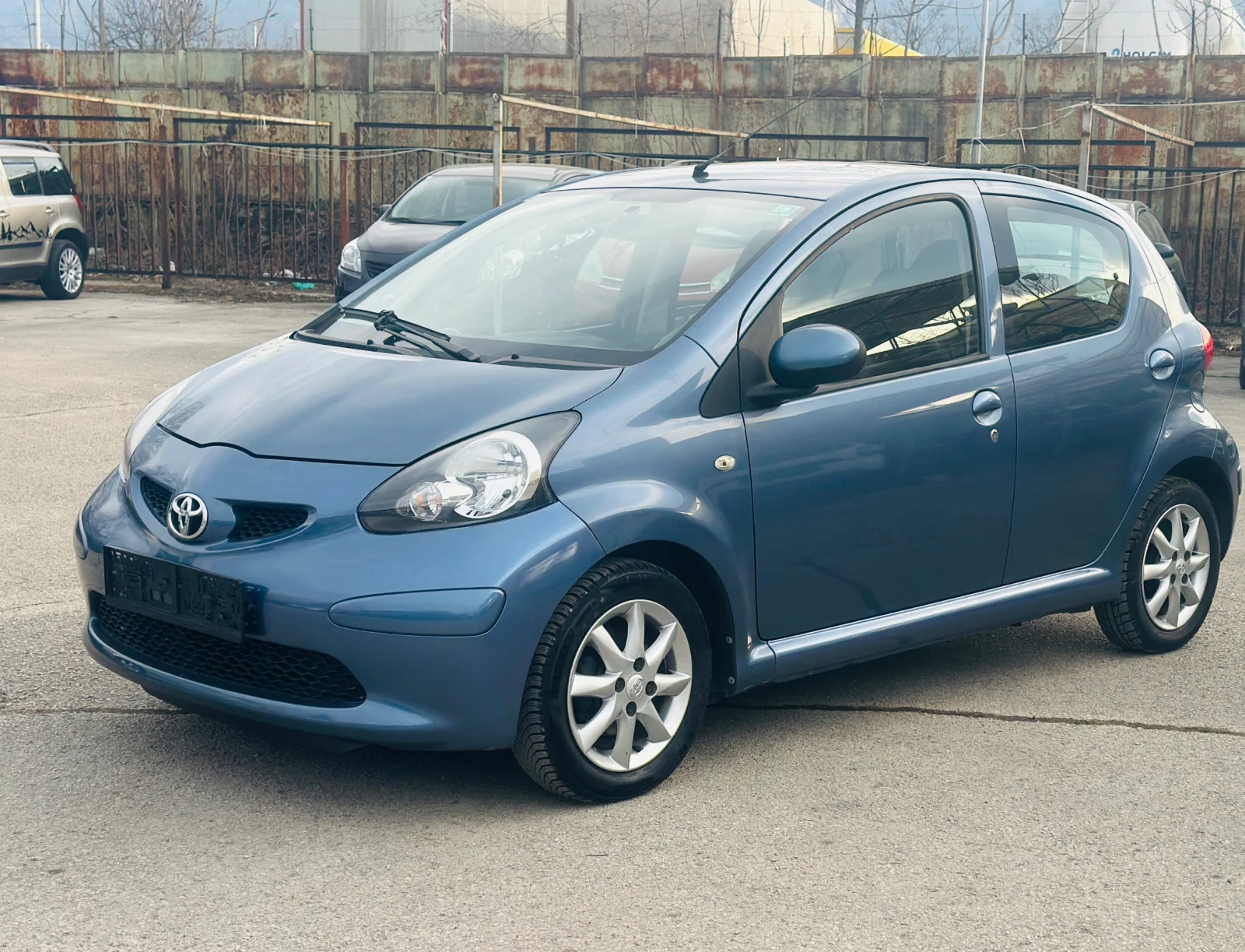 Toyota Aygo 1.0i-68kс - изображение 2