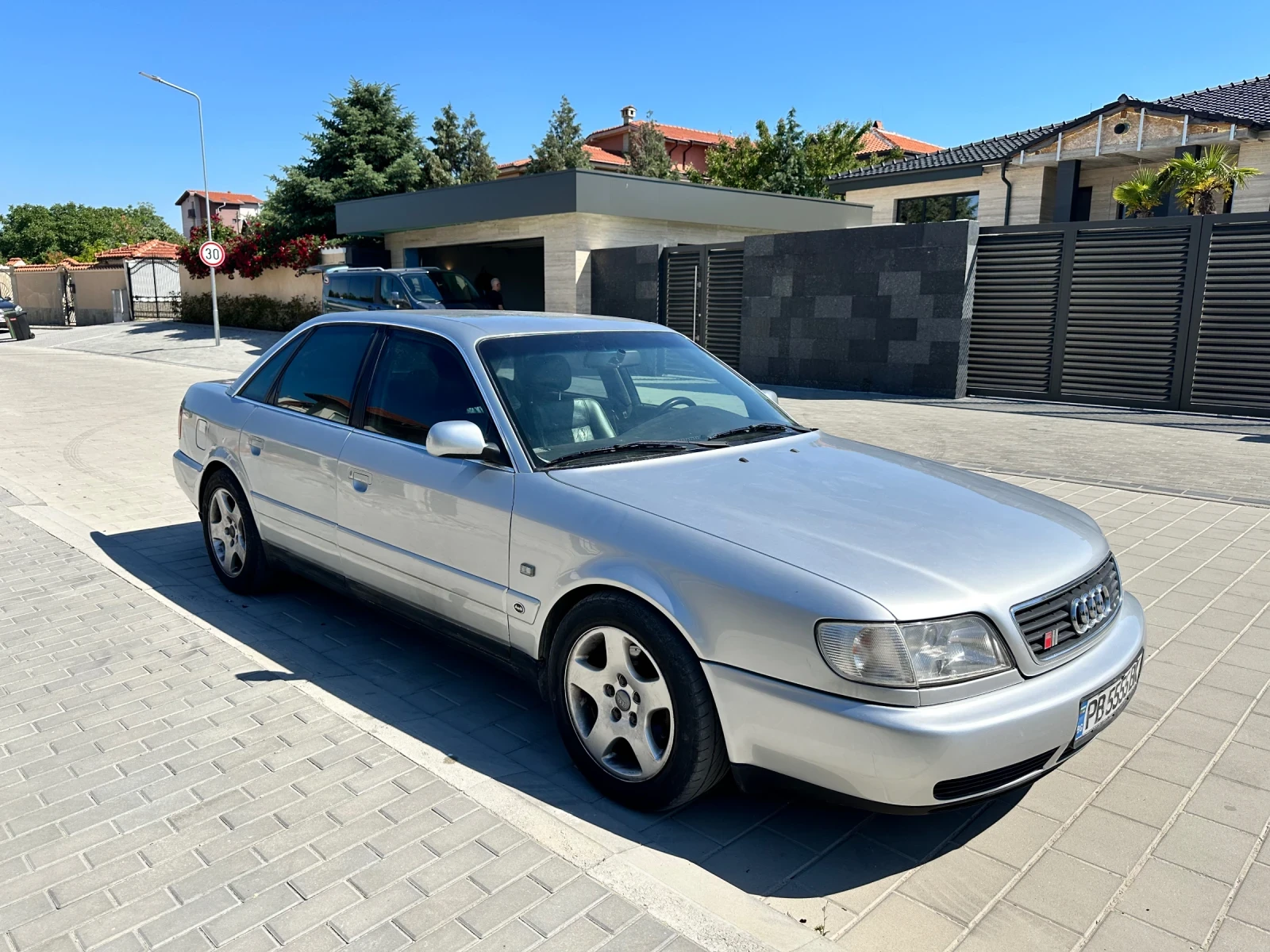 Audi A6 2.5 TDI 140 К.С. - изображение 2