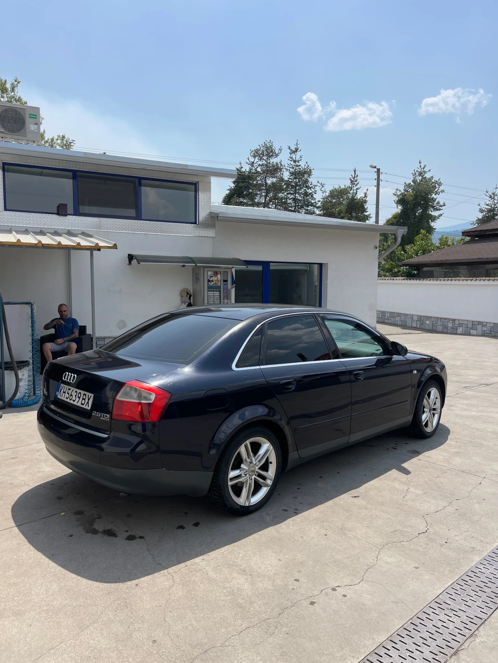 Audi A4 2.5 TDI 180 - изображение 4