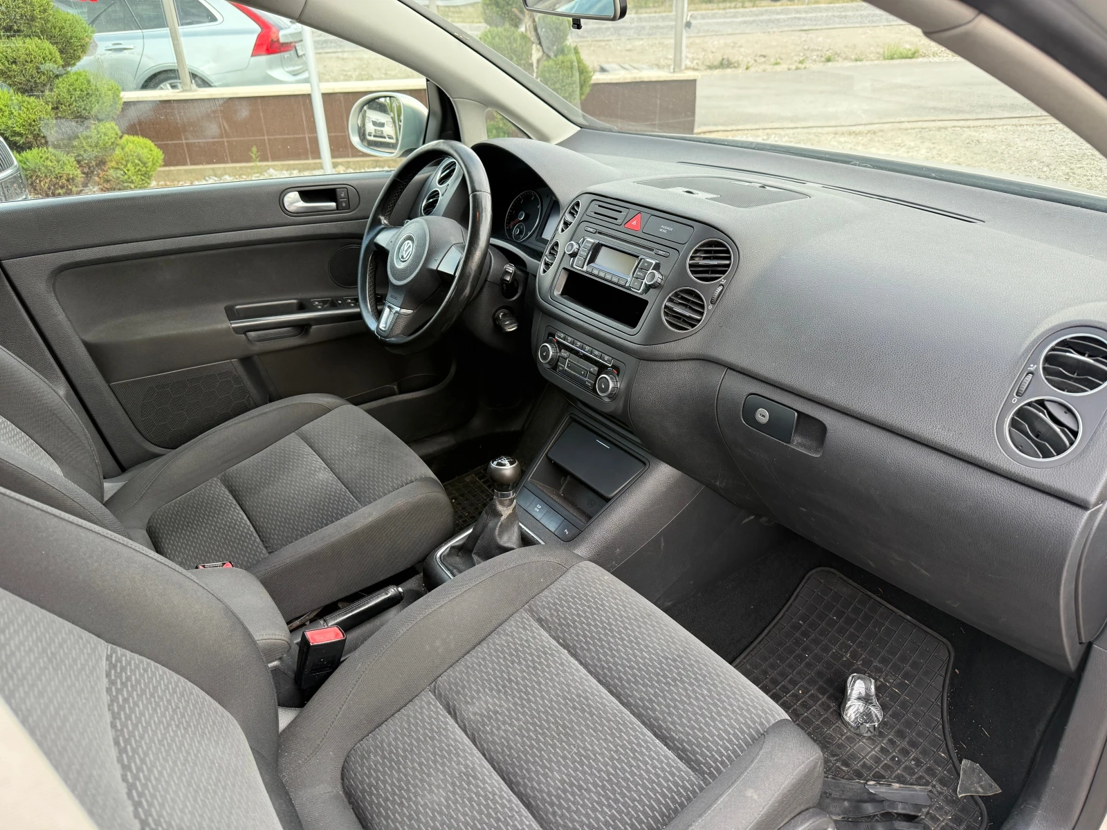 VW Golf Plus 2, 0 TDI 110 кс. УДАРЕН   - изображение 10