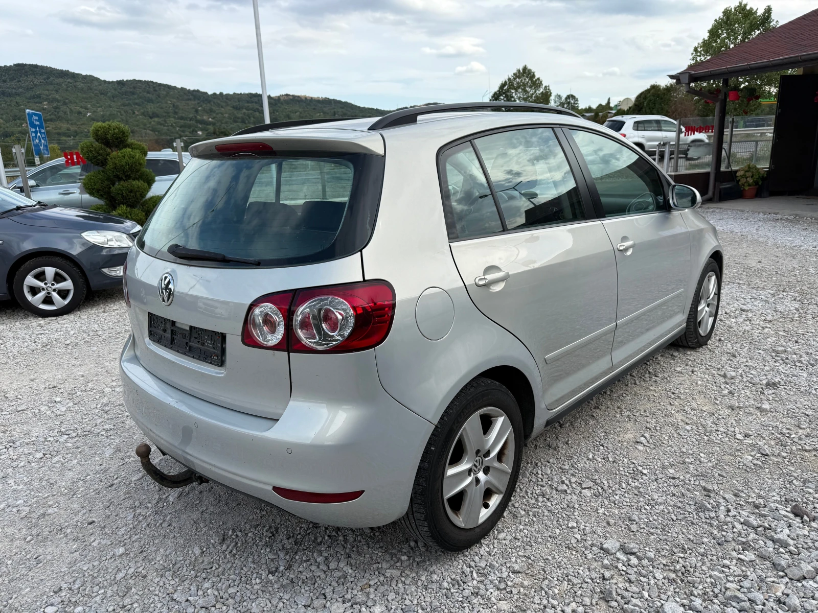 VW Golf Plus 2, 0 TDI 110 кс. УДАРЕН   - изображение 5