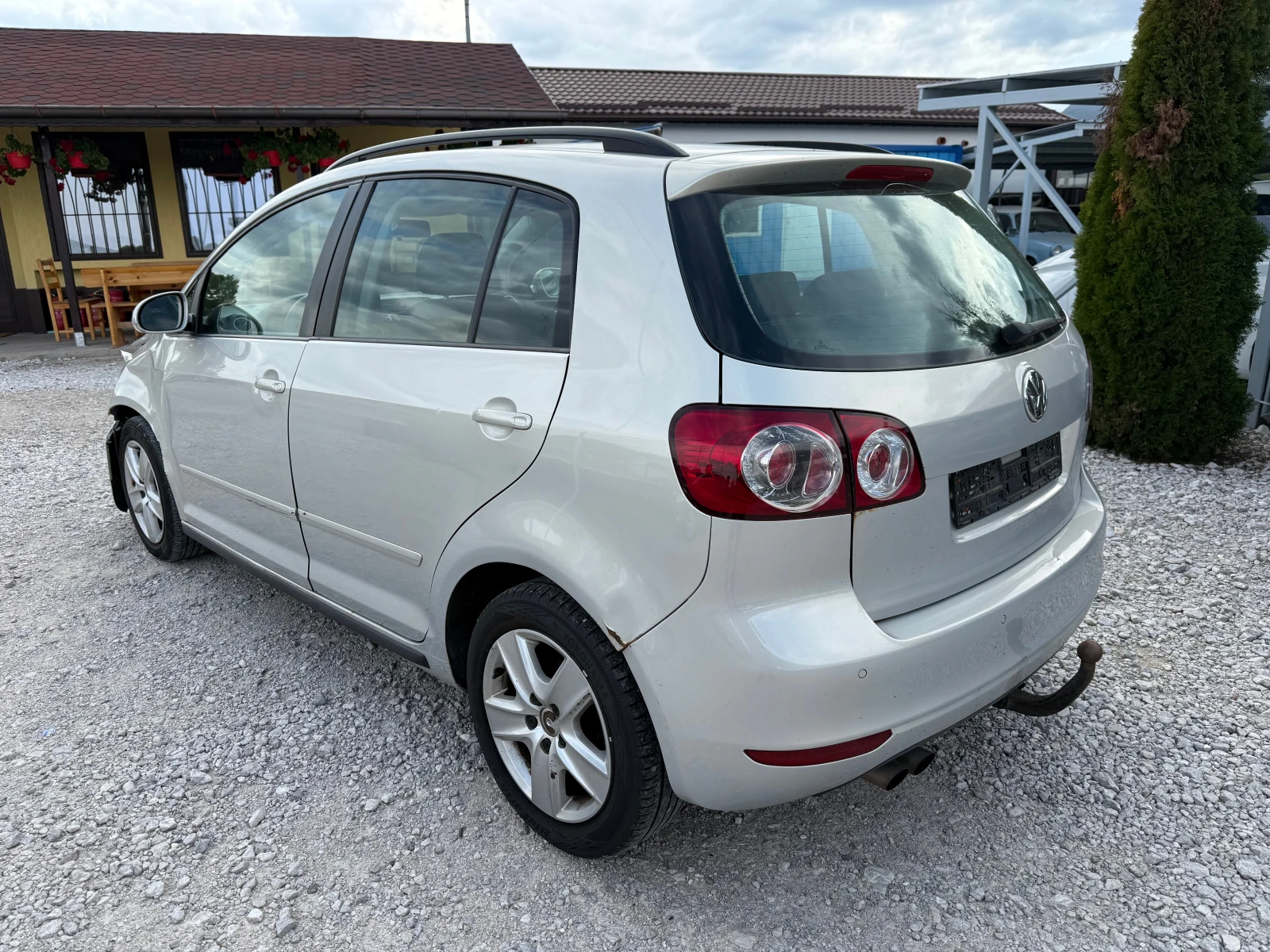 VW Golf Plus 2, 0 TDI 110 кс. УДАРЕН   - изображение 3