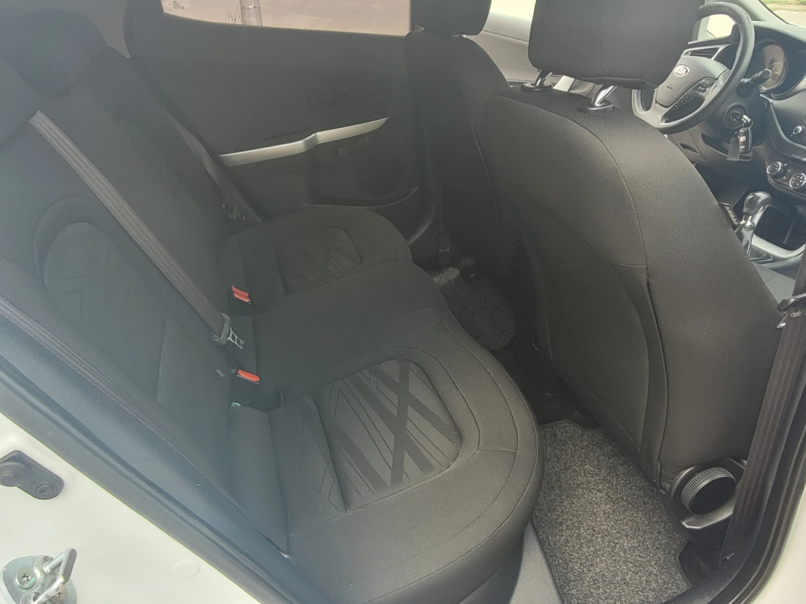 Kia Ceed 1.4i 100k.s.GAS, снимка 11 - Автомобили и джипове - 53118790